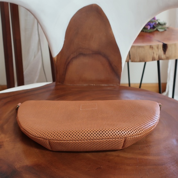 Clare V. Grand Fanny in Cuoio Perf - Picture 14 of 16